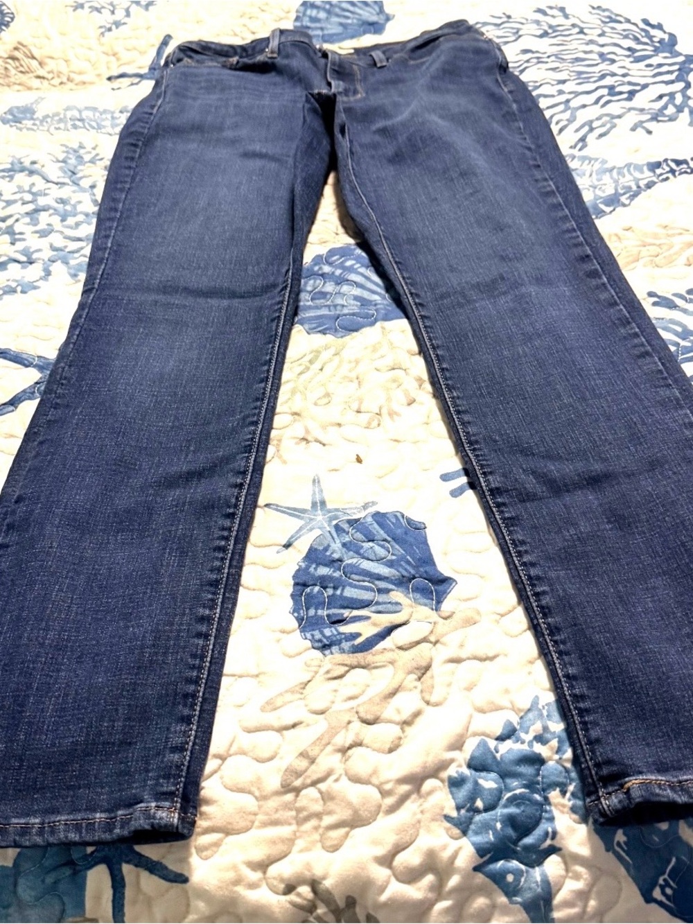 Signature by Levi Strauss Straight-Leg Jeans in Dark Blue Denim